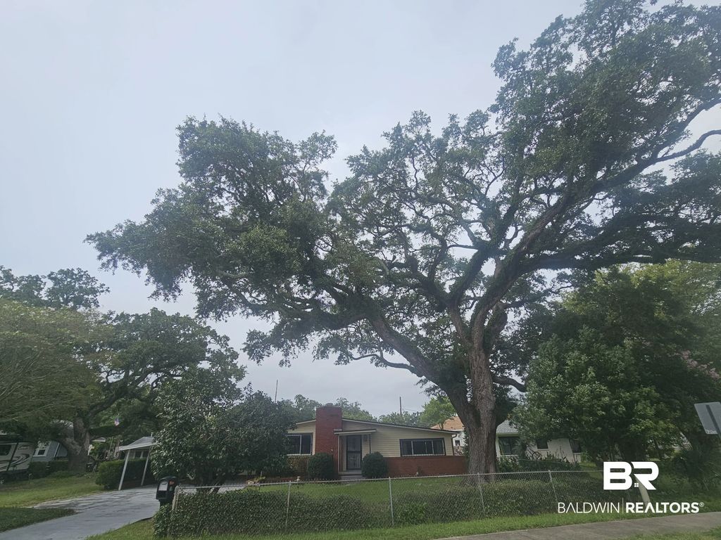 506 E Sunset Avenue, Pensacola