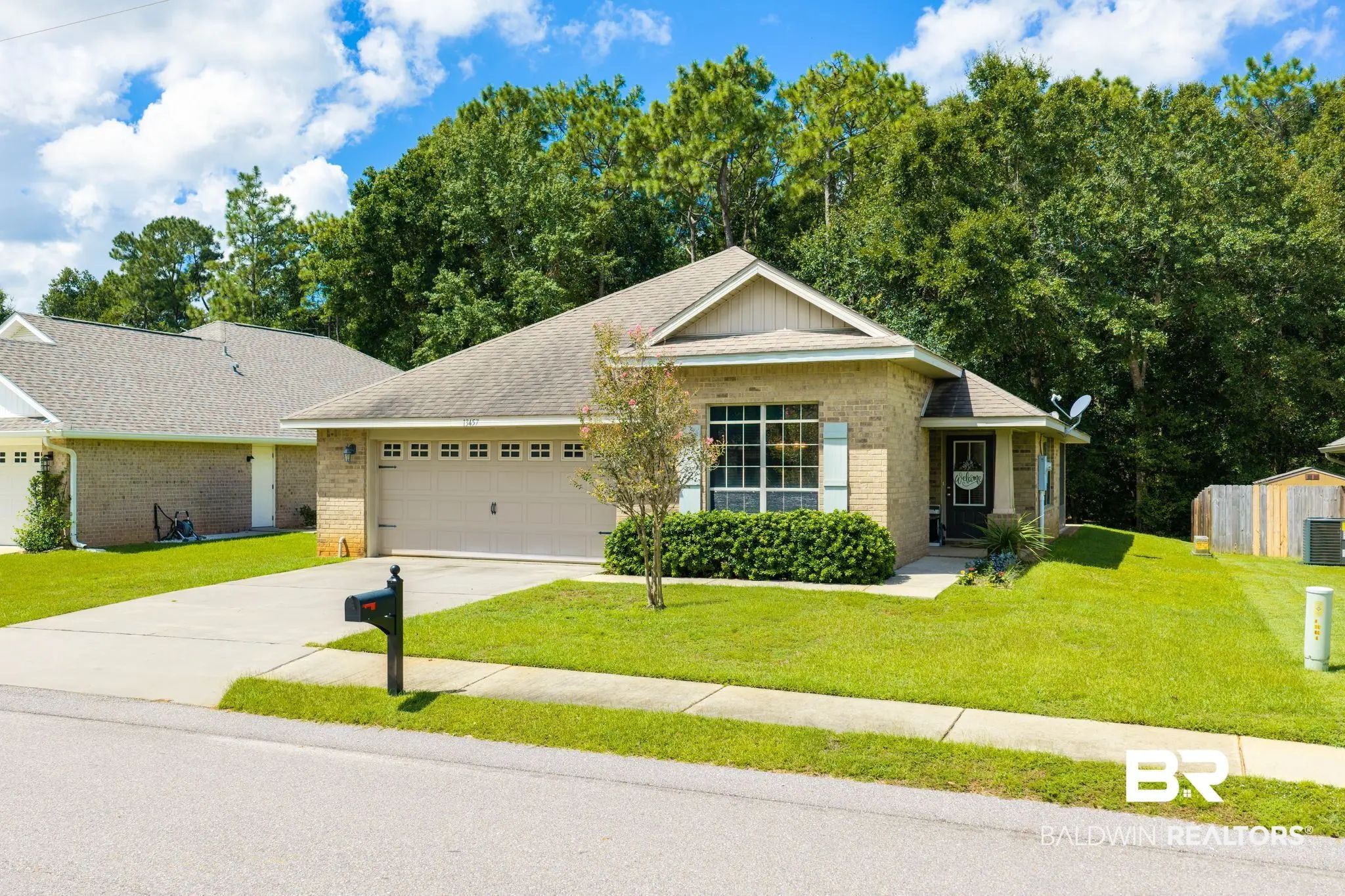 Photo of Listing #410238