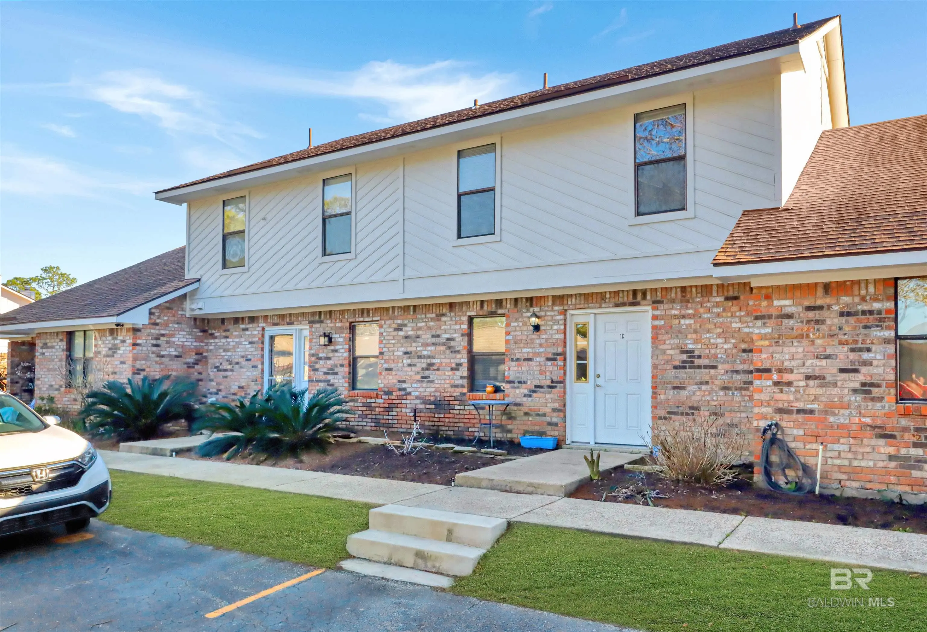 Photo of Listing #392804