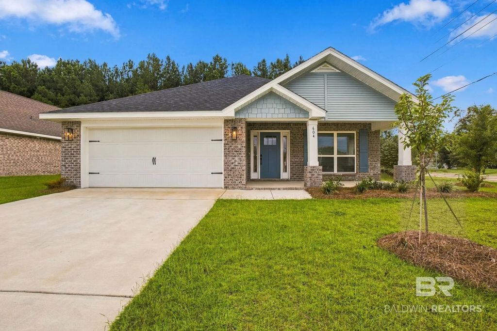 604 Mayflower Drive, Foley