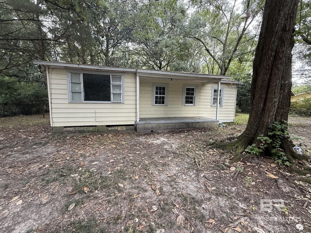 2764 S Thompson Drive, Mobile