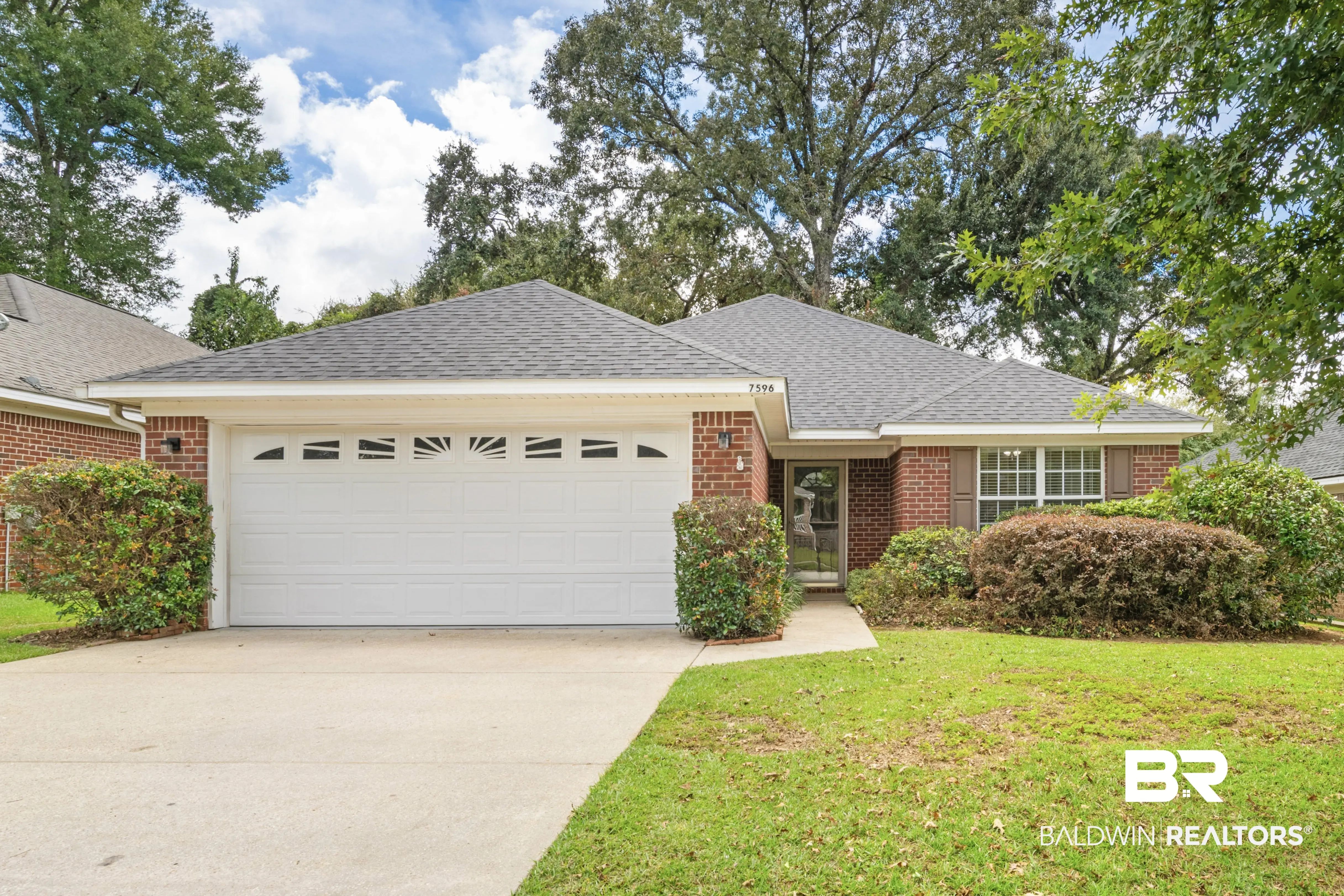 Photo of Listing #406873