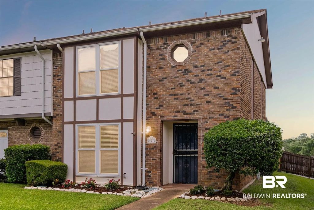 527 Highland Woods Drive, Mobile