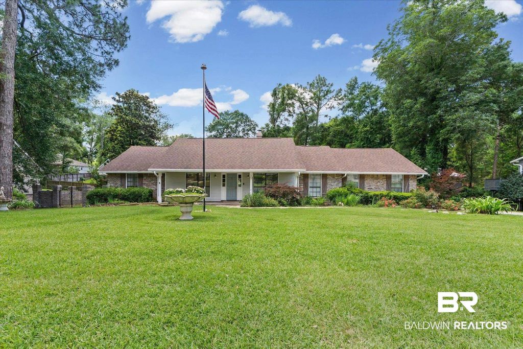 700 Cedar Avenue, Fairhope