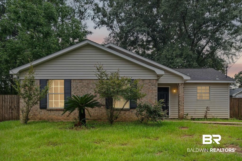 9711 Royal Woods Drive, Mobile