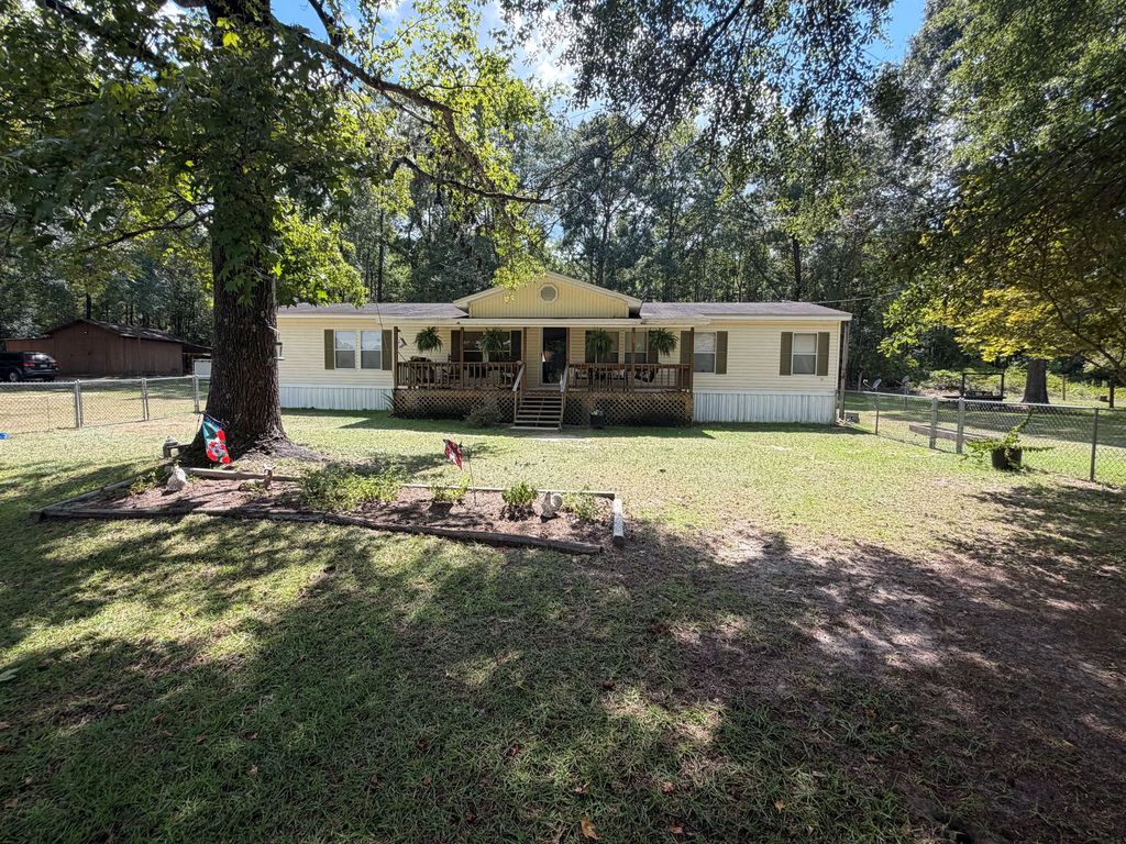 557 Poole Road, Castleberry