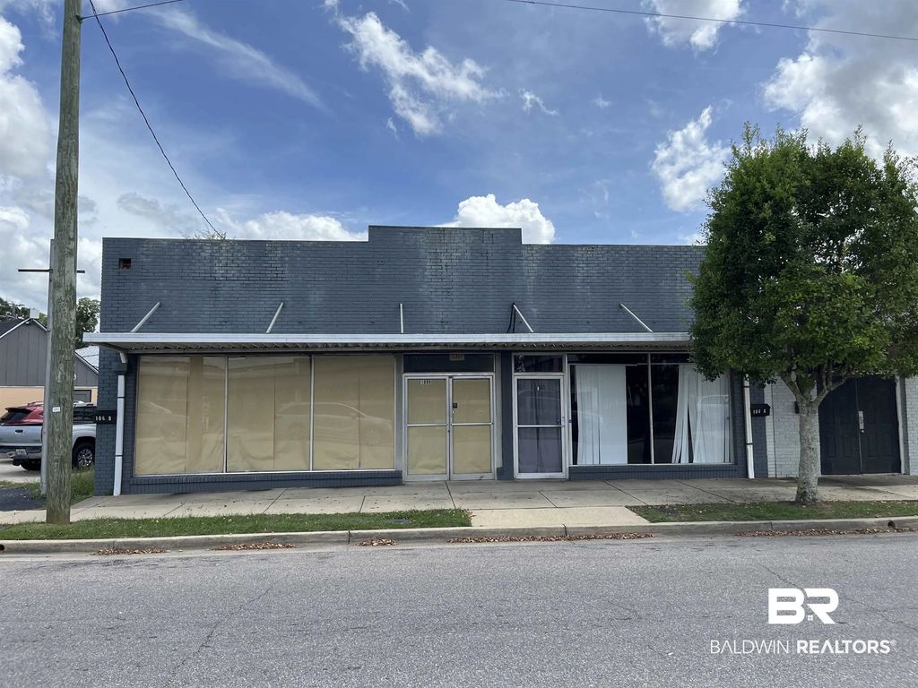 106 A E Church Street, Atmore