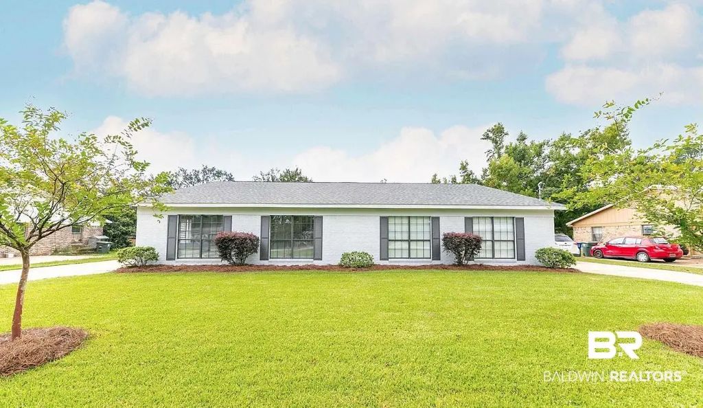 513 W Rose Avenue, Foley