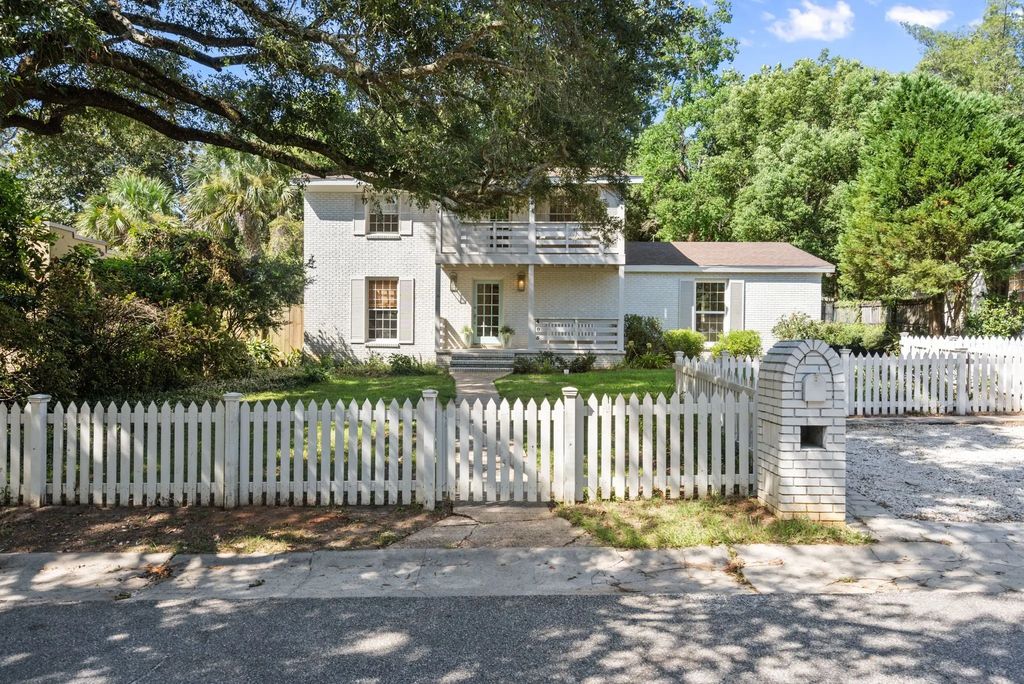 405 Fairwood Blvd, Fairhope