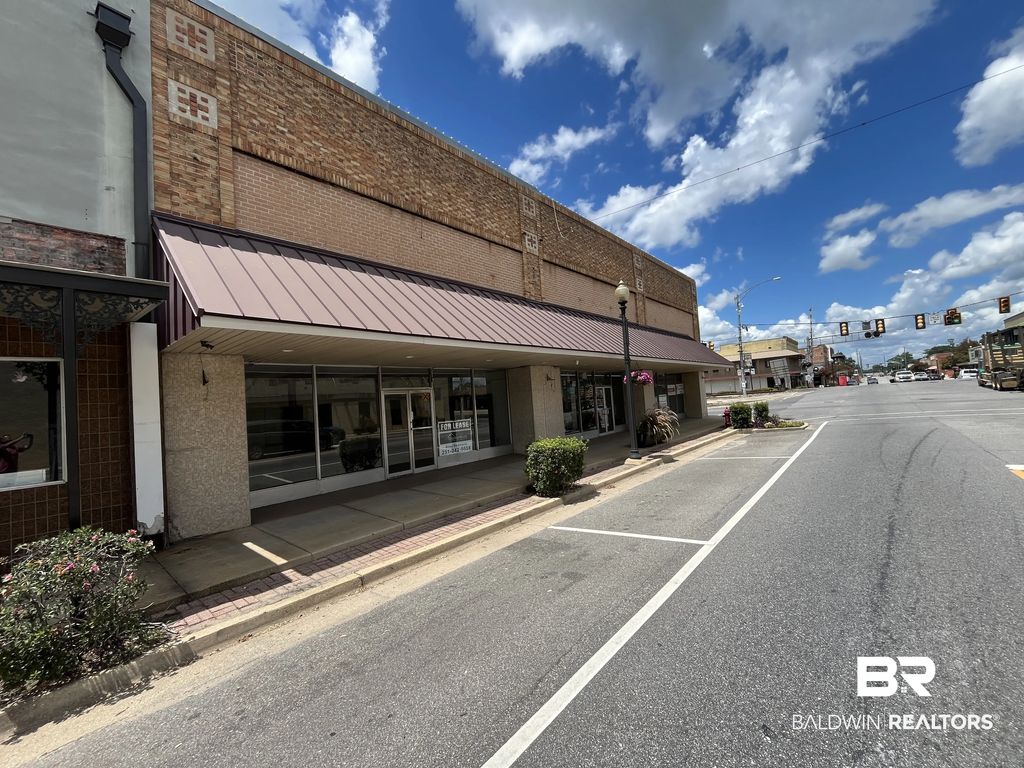 102 S Main Street, Atmore