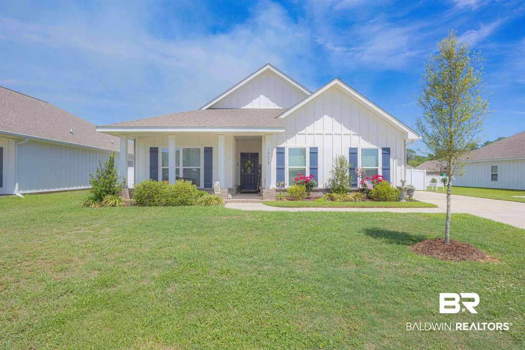 10670 Winning Colors Trail, Daphne