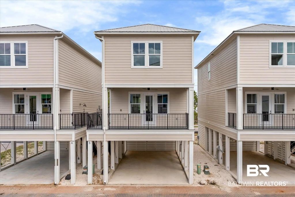 951 W Lagoon Avenue B, Gulf Shores