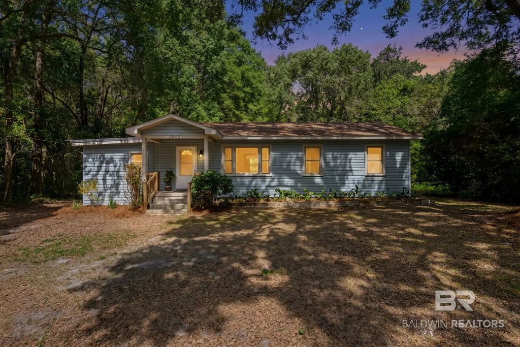 2566 Riverside Drive, Mobile