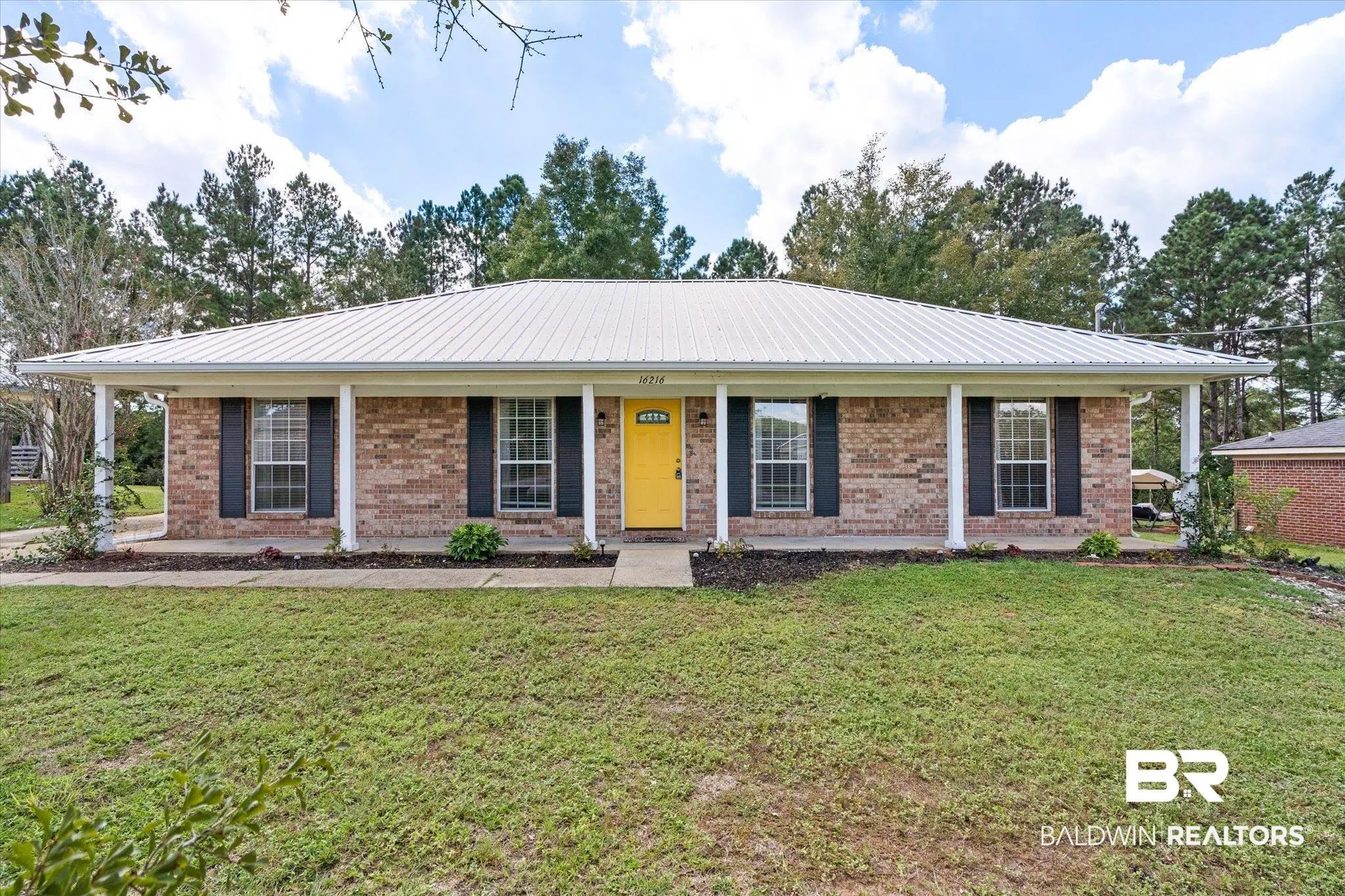Photo of Listing #400077