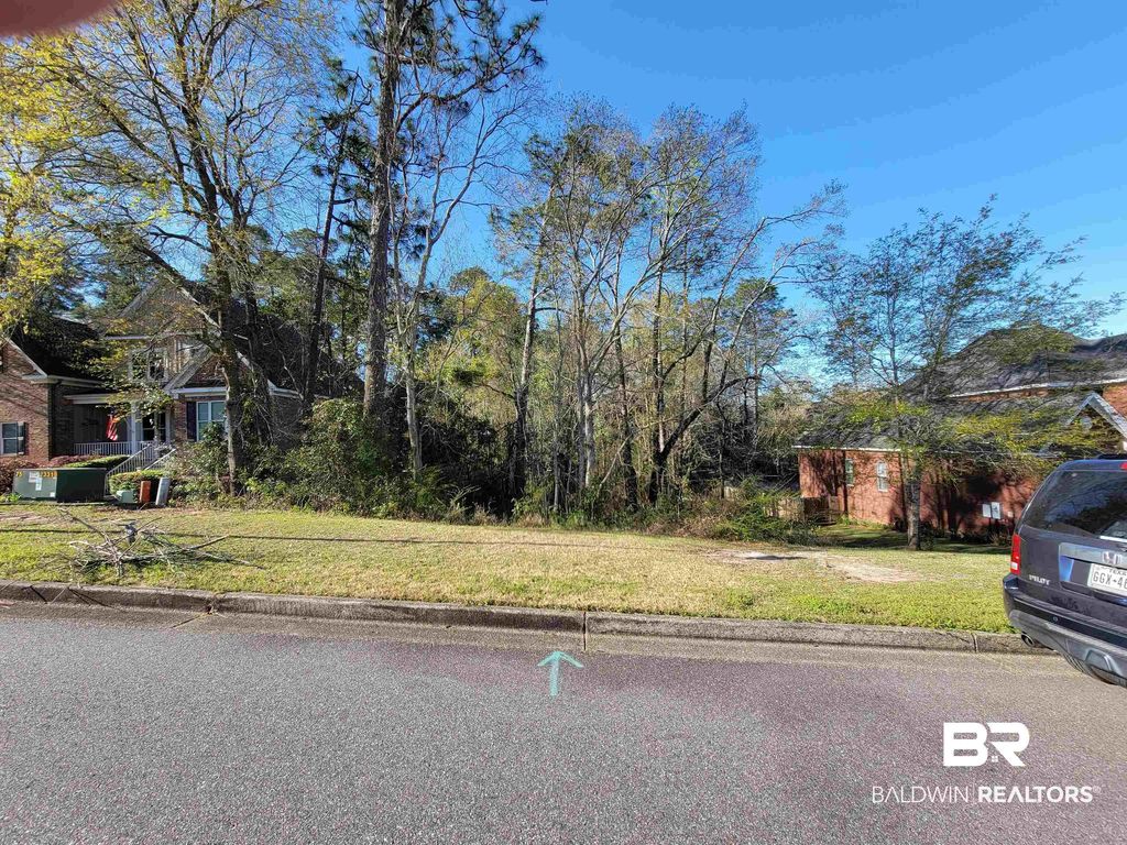 6595 S Lubarrett Way, Mobile