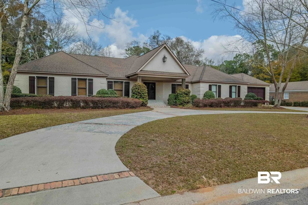 695 Greenwood Avenue, Fairhope