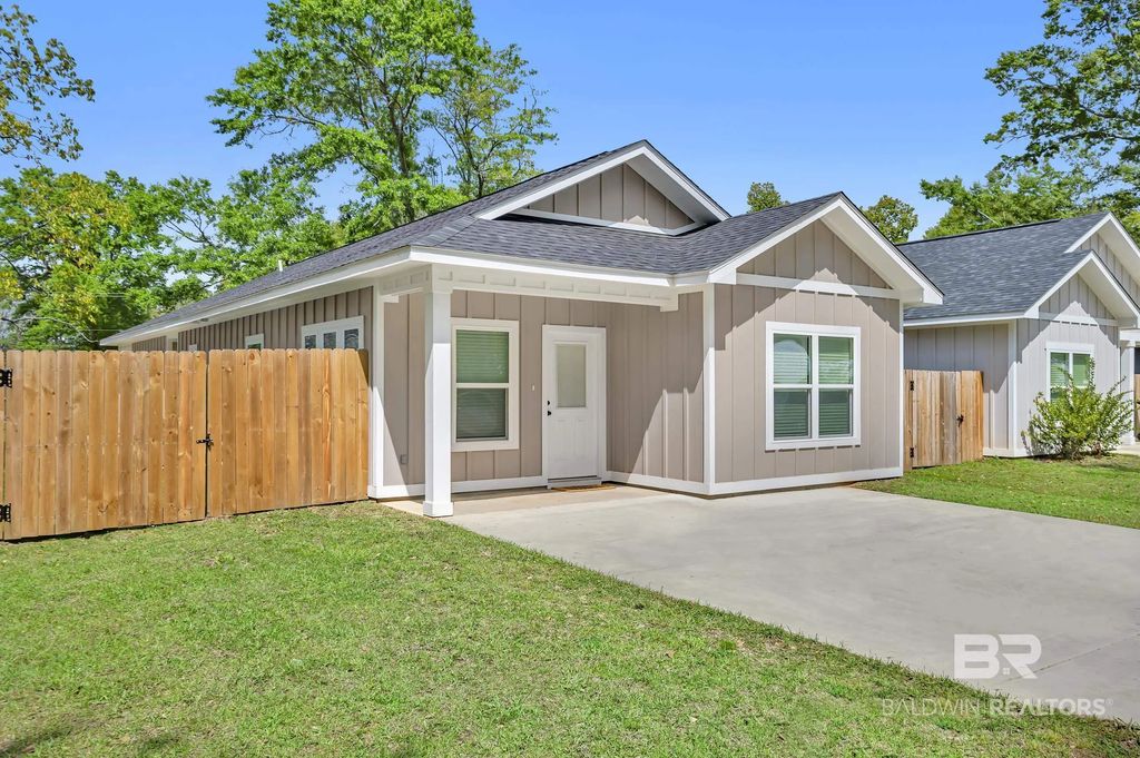 18135 Hoiles Street, Robertsdale
