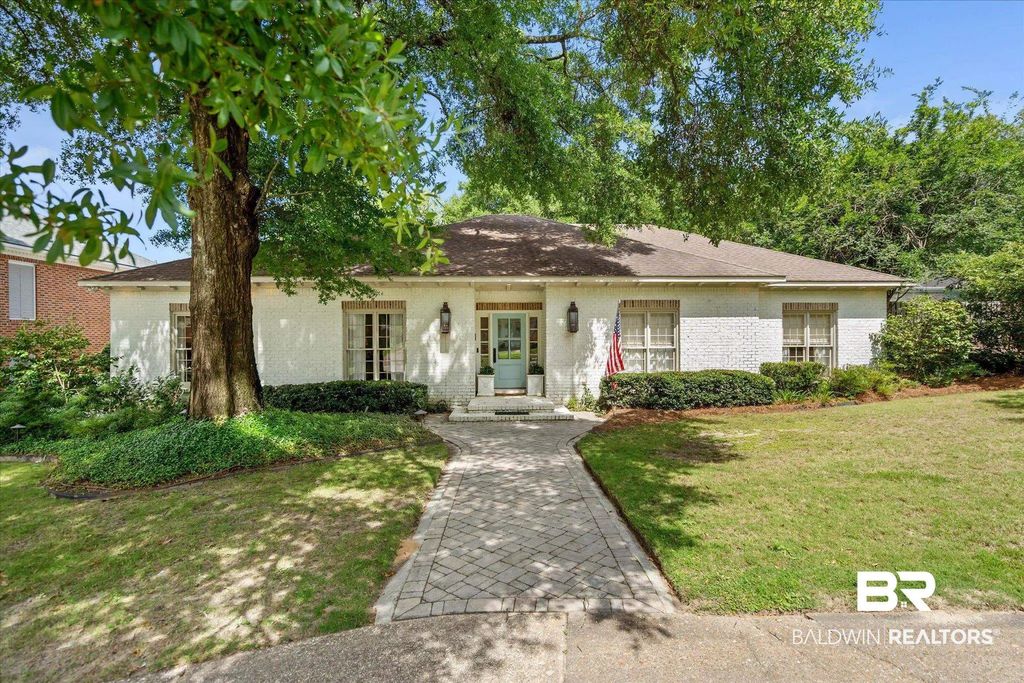 229 W Lakewood Drive, Mobile
