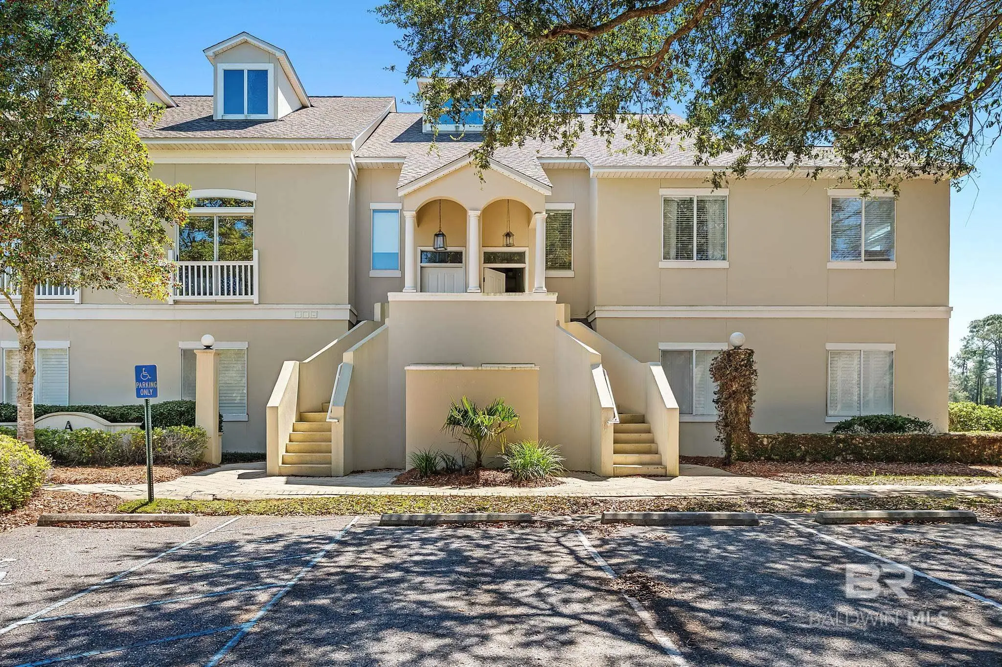 Photo of Listing #376229