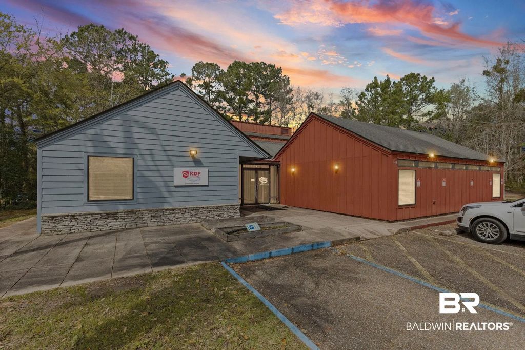 3512 Godwin Court A, B And C, Mobile