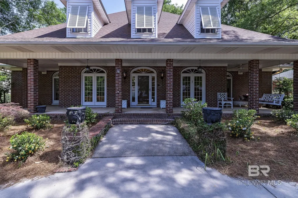 709 Oak Bluff Drive, Daphne