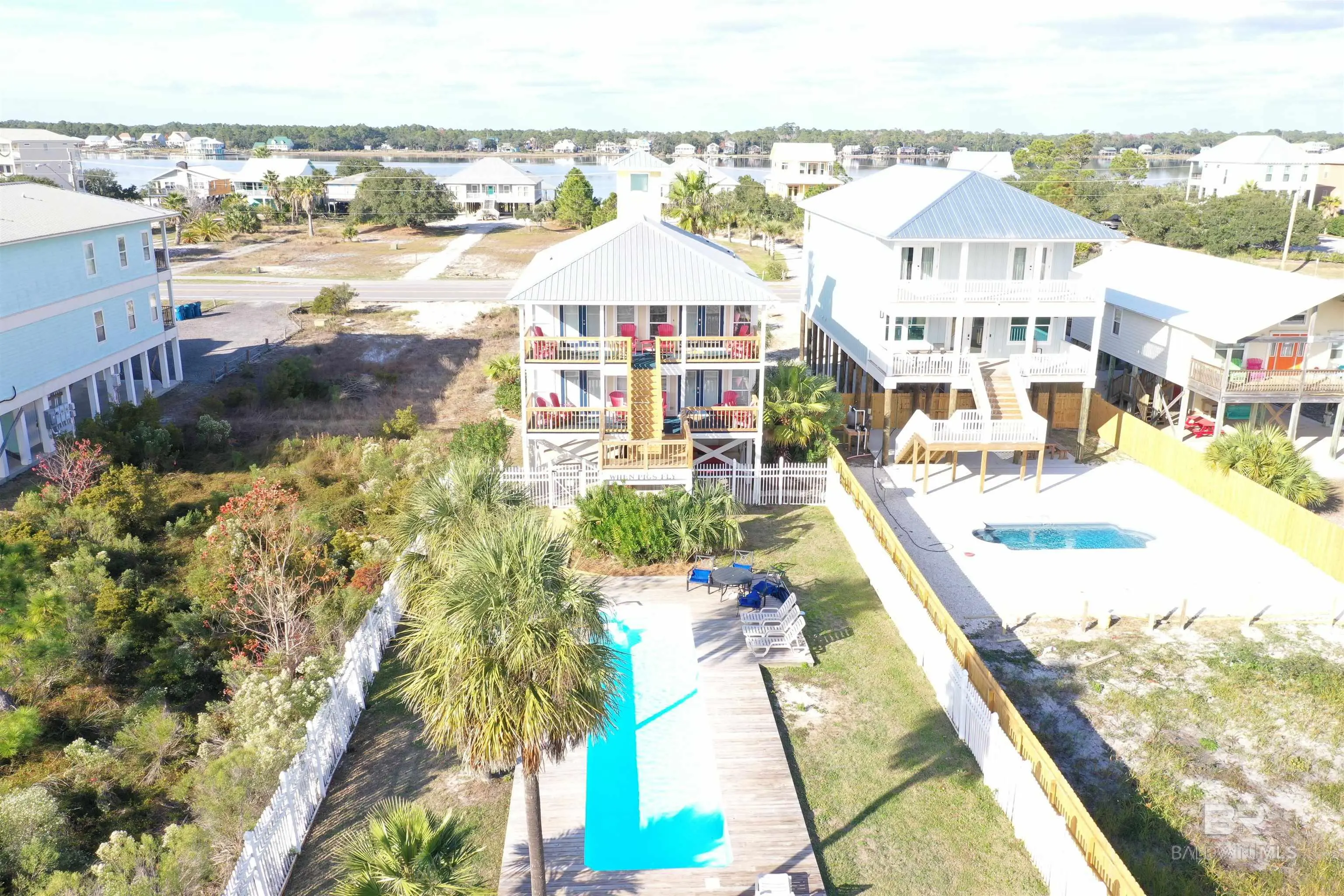 Photo of Listing #355101