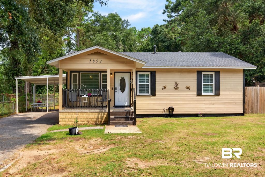 5852 University Avenue, Mobile