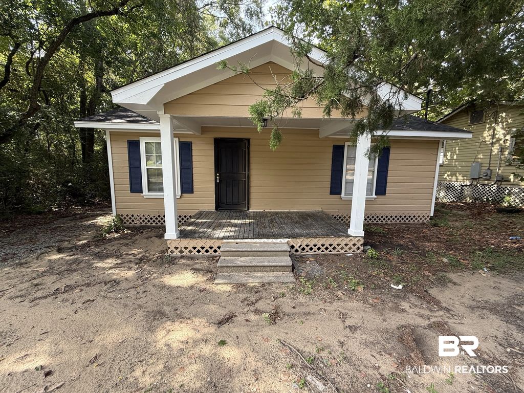 553 4th Avenue, Chickasaw