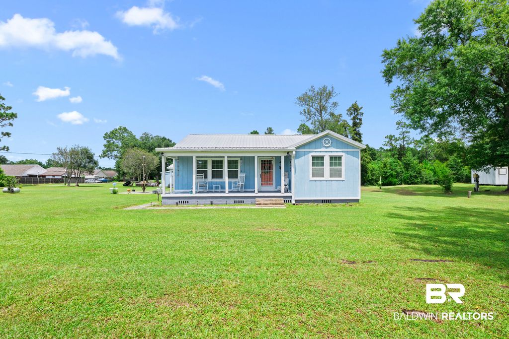34021 Barclay Ave, Lillian