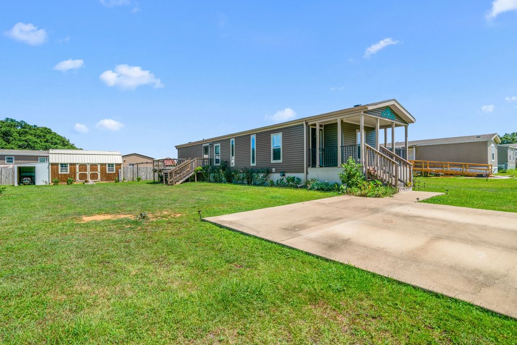 21873 Westside Loop, Silverhill