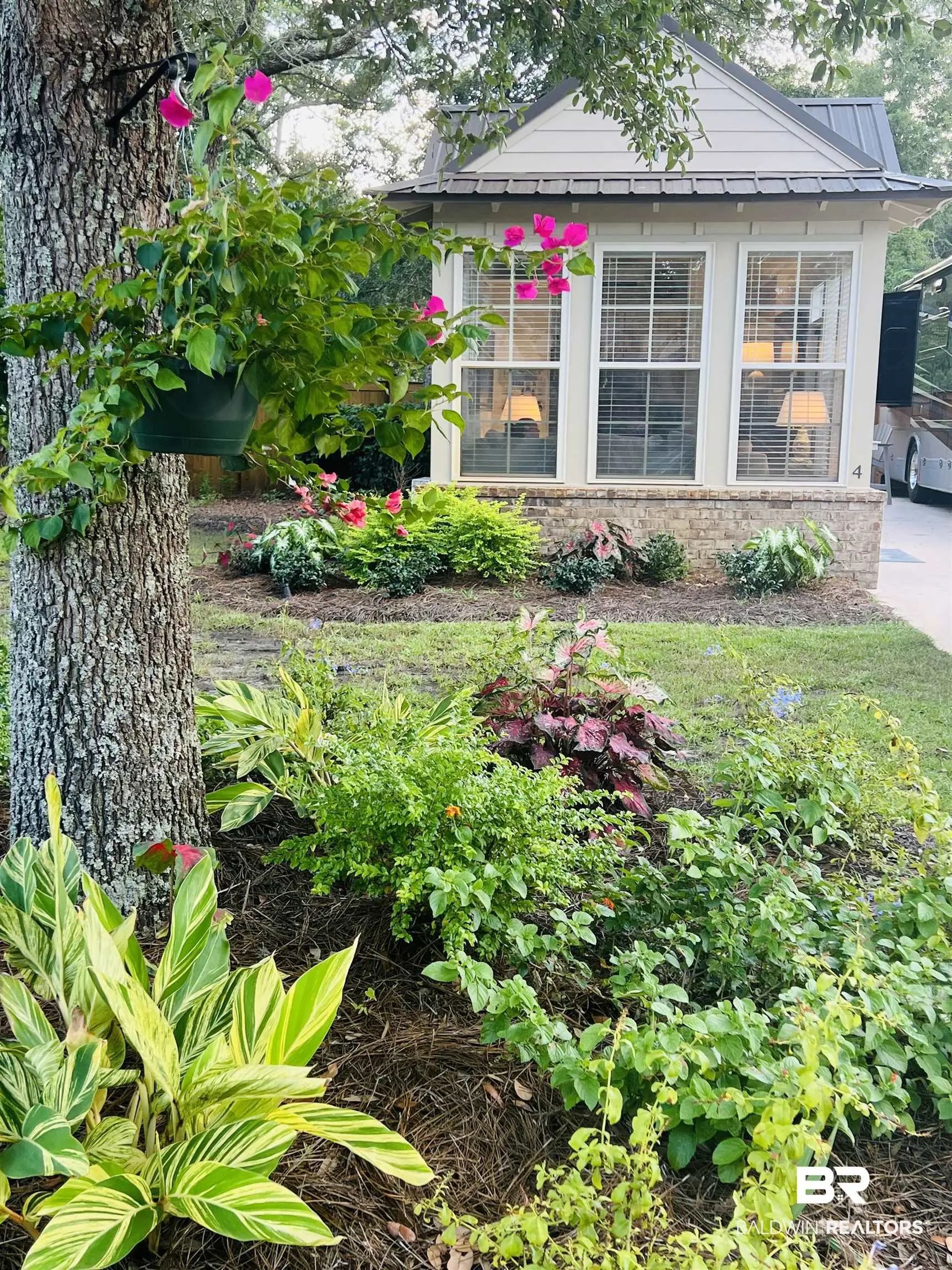 Photo of Listing #394146