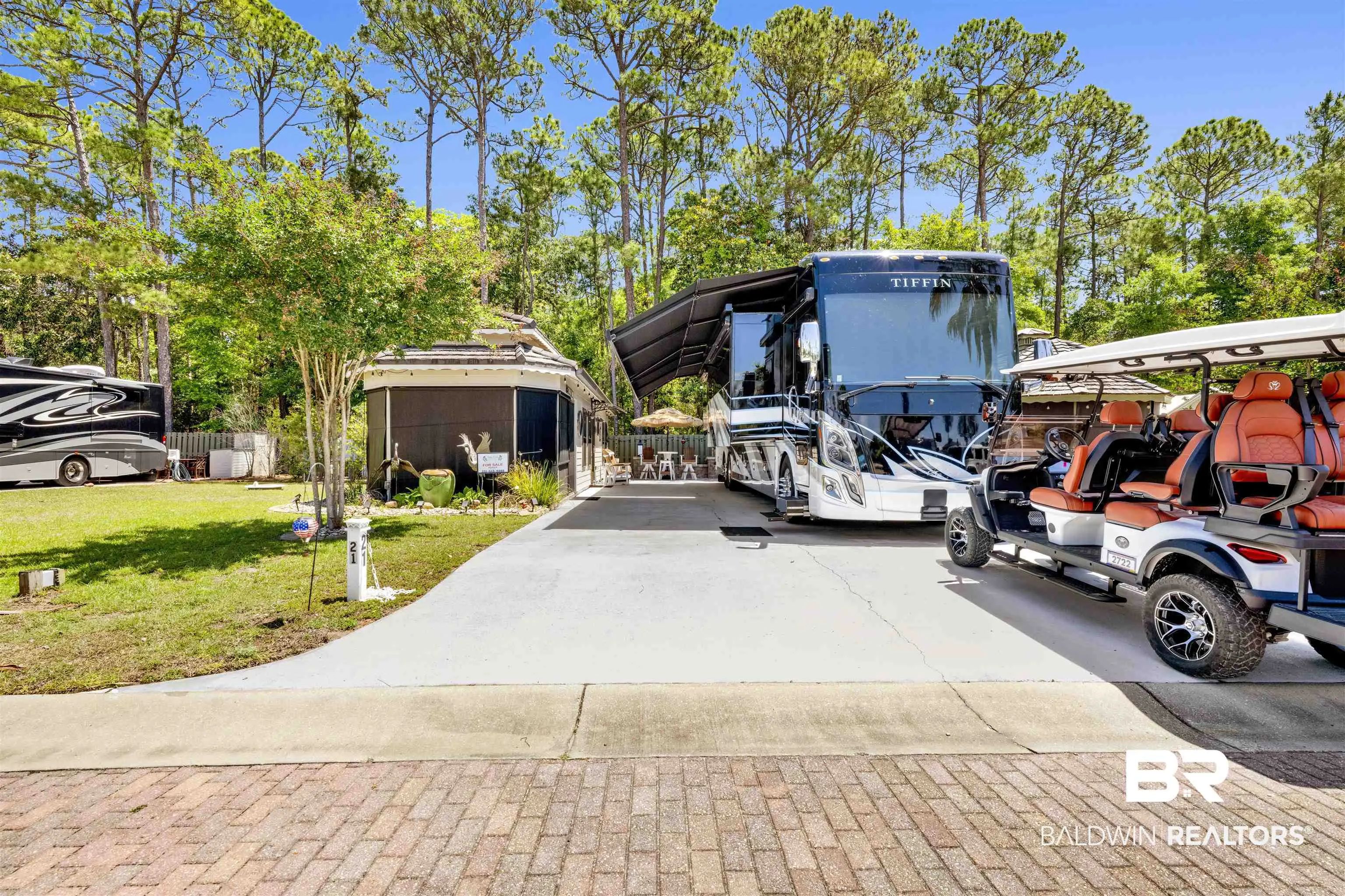 Photo of Listing #395818