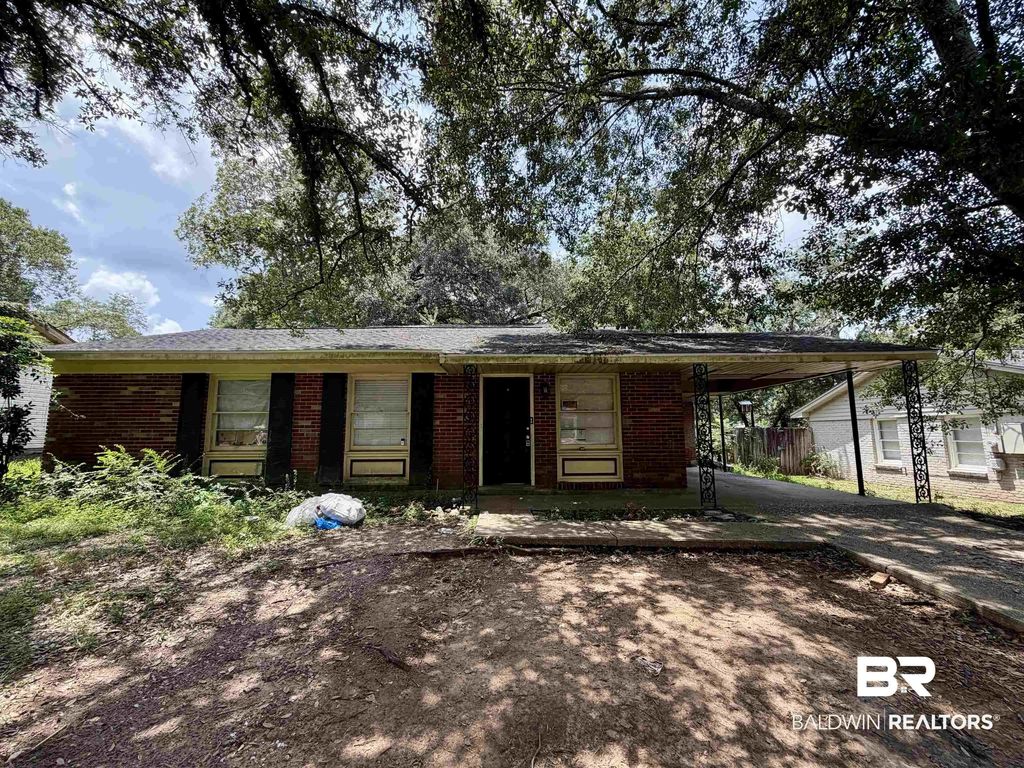 402 La Rose Drive, Mobile