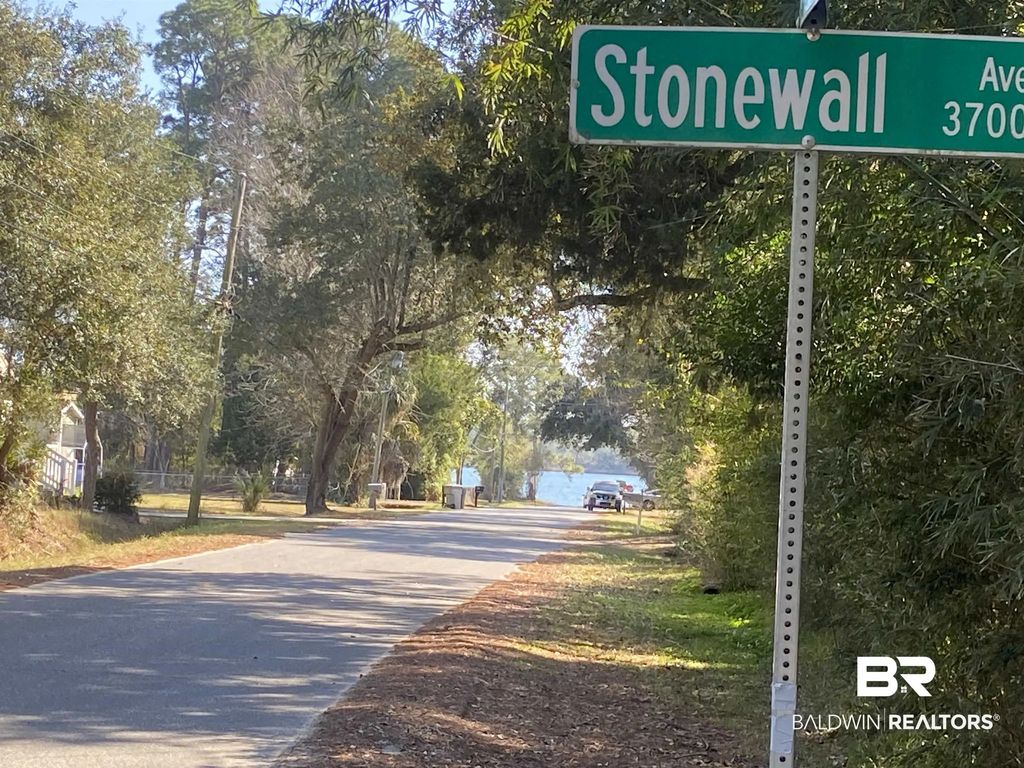Stonewall Avenue, Pensacola