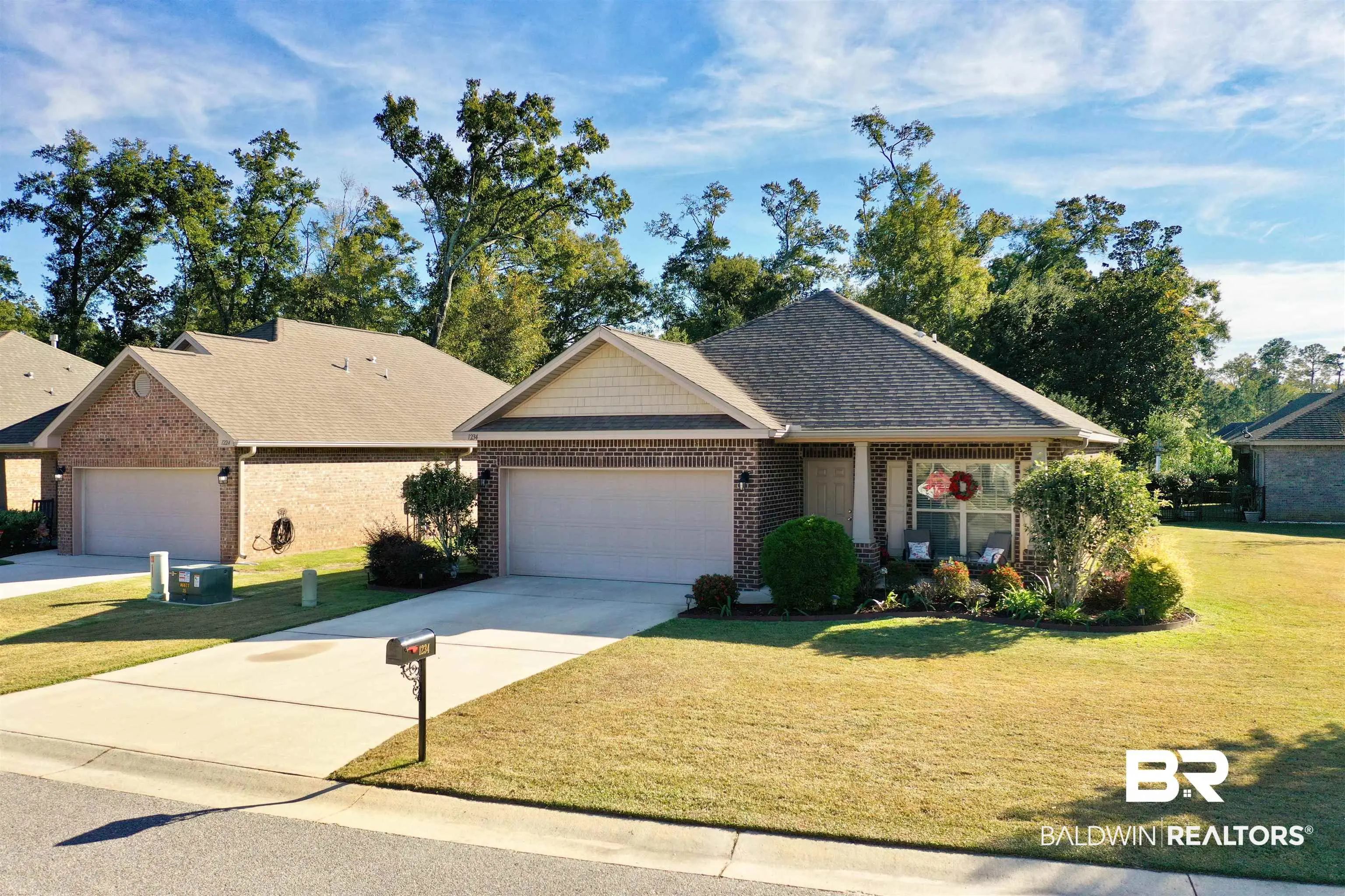 Photo of Listing #371357