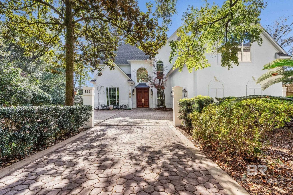 122 S Mcgregor Avenue, Mobile