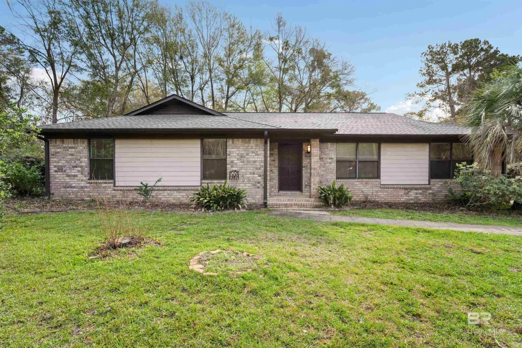 106 Lively Circle, Daphne
