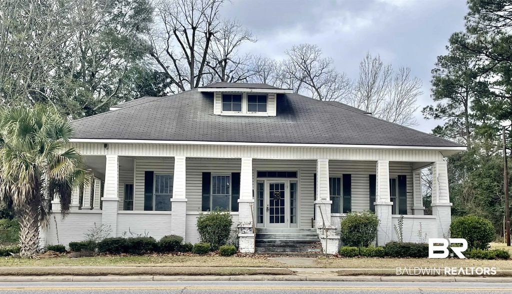 425 Douglas Avenue, Brewton