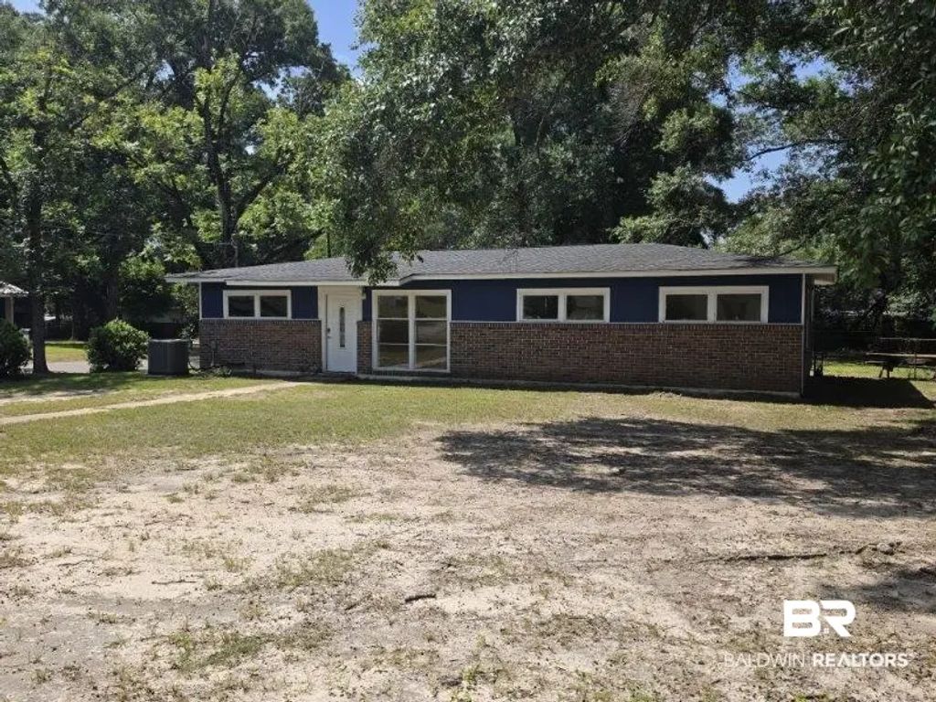 101 Byrd Street, Brewton