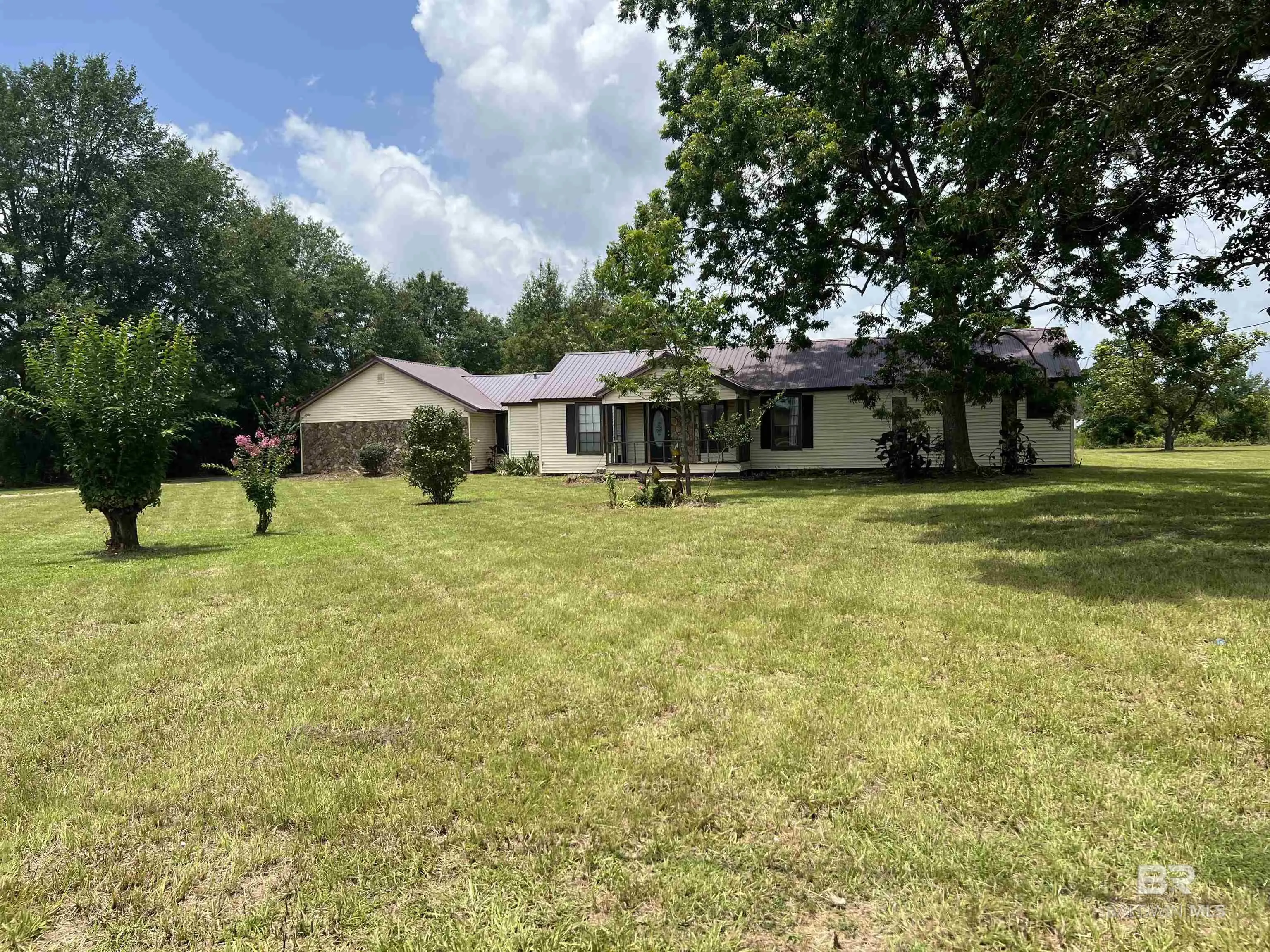 Photo of Listing #390495