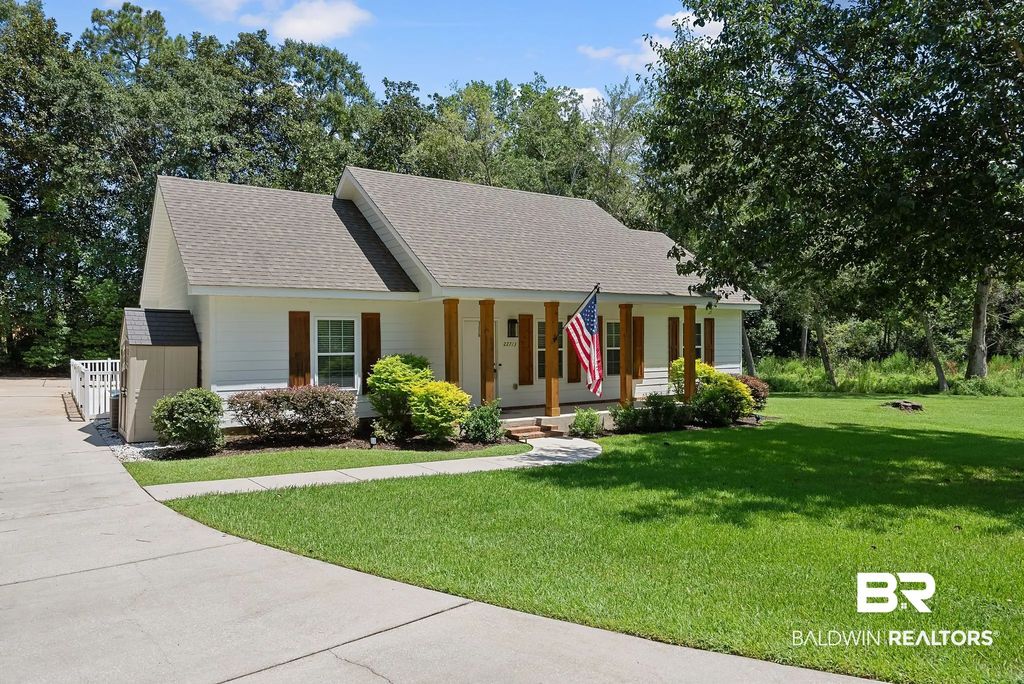 22713 Circle Dr, Robertsdale