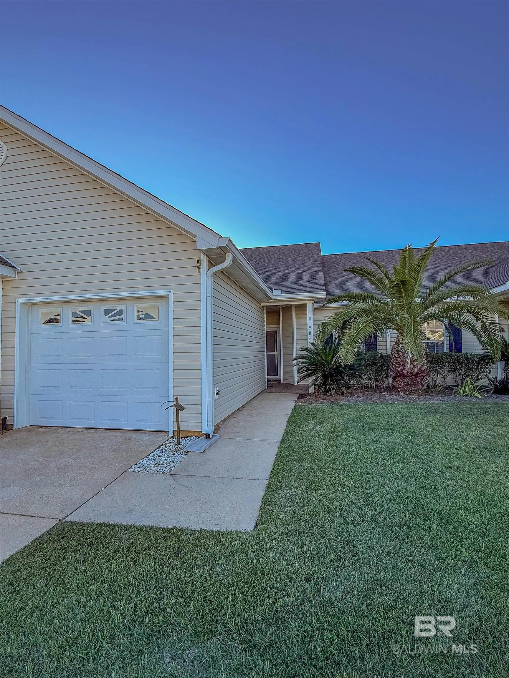 Photo of Listing #388490