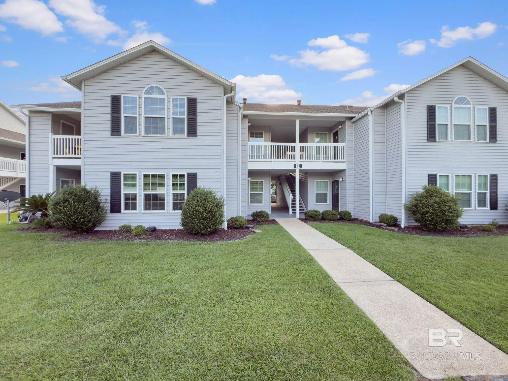 Photo of Listing #384402