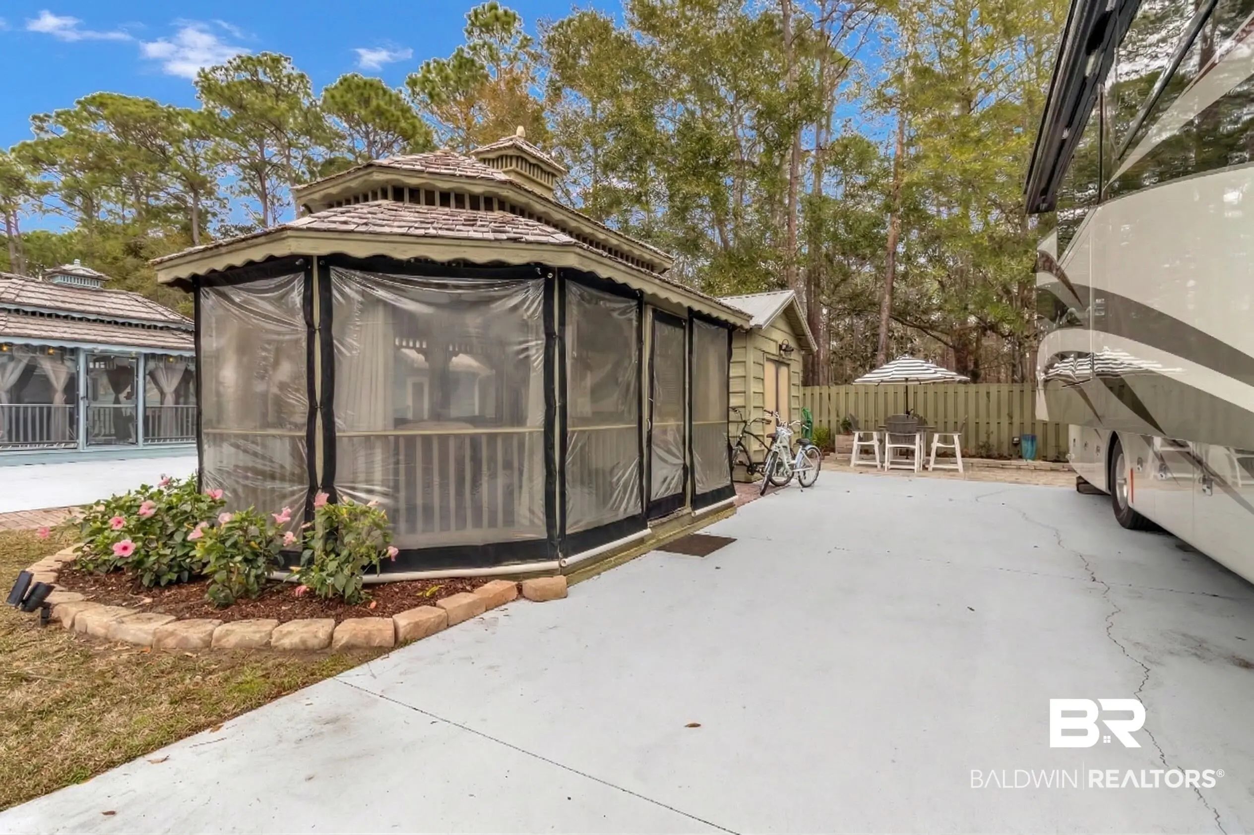 Photo of Listing #393871