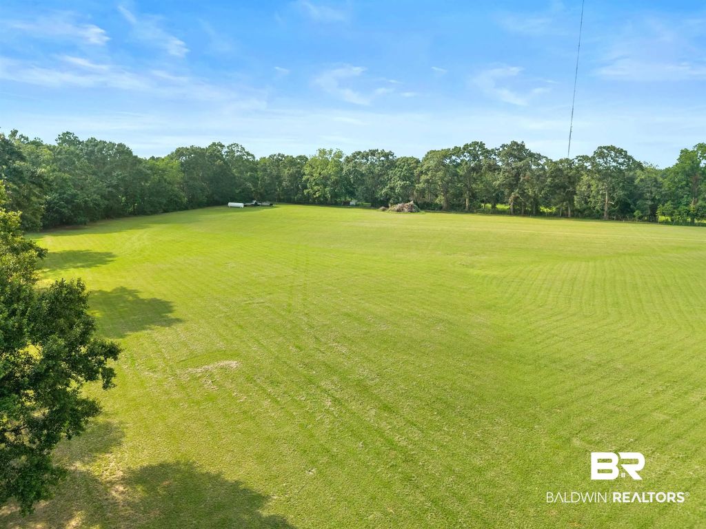 22169 N County Road 62, Robertsdale