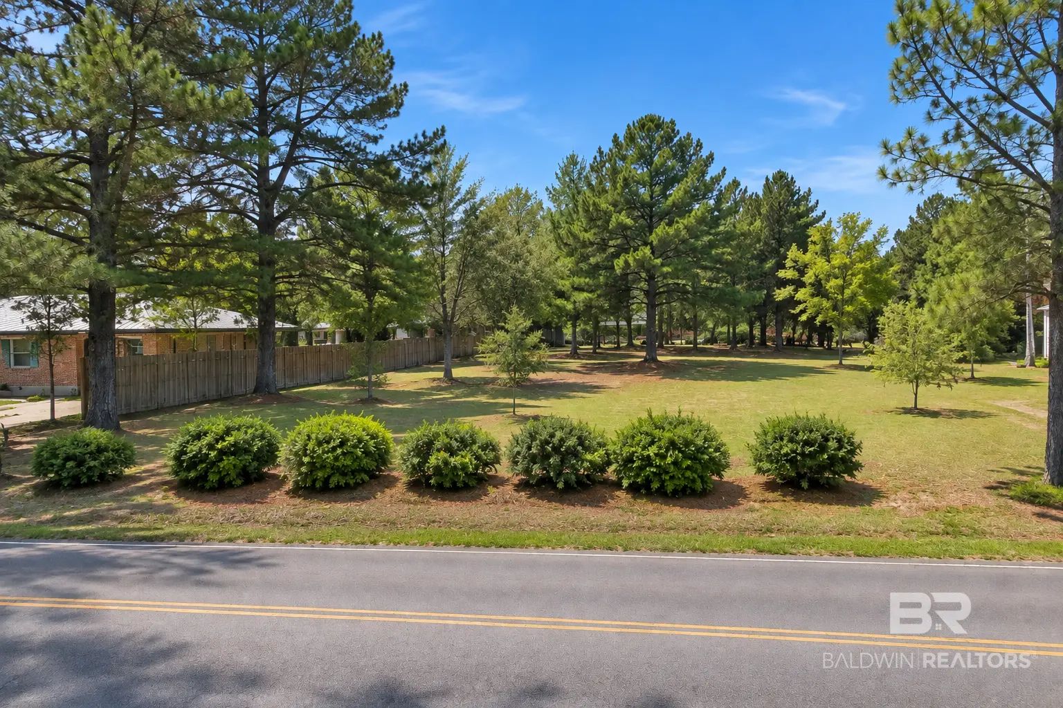 Photo of Listing #411356
