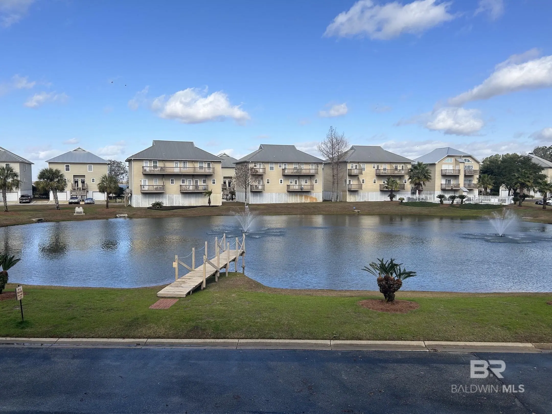 Photo of Listing #384713