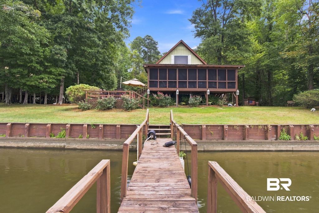 6043 Henderson Rd, Lowndesboro