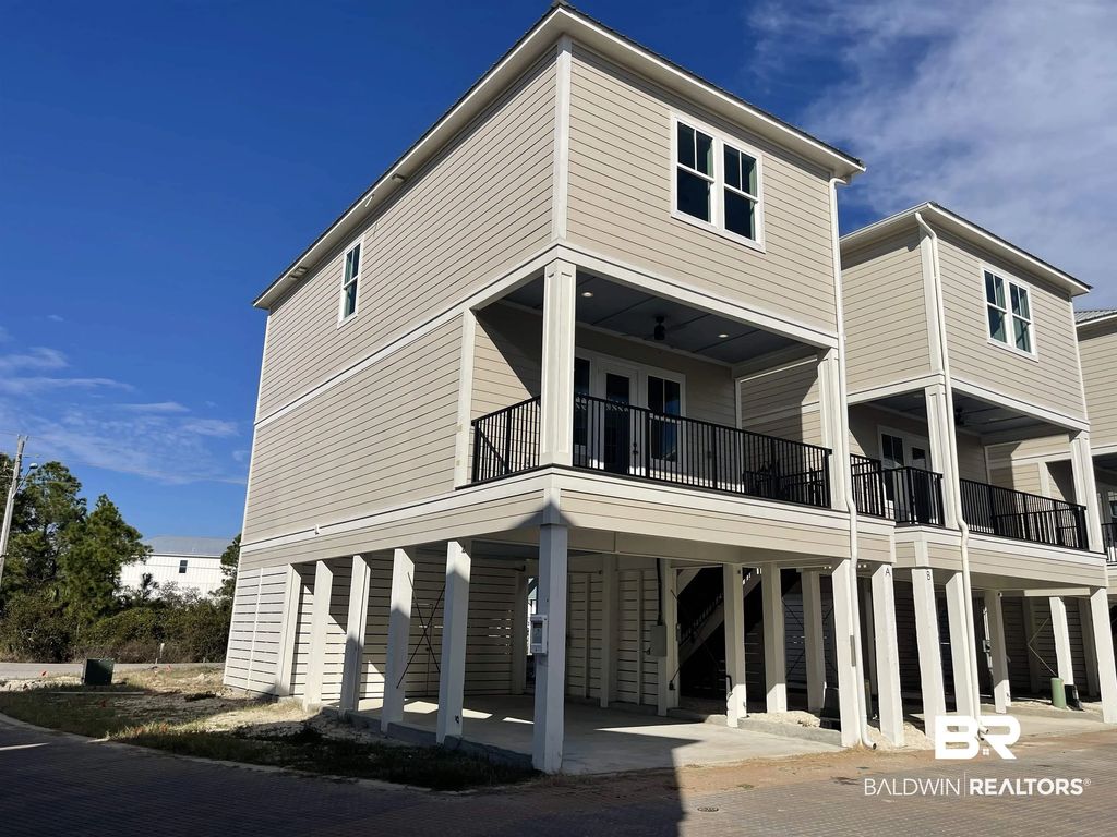 951 W Lagoon Avenue A, Gulf Shores