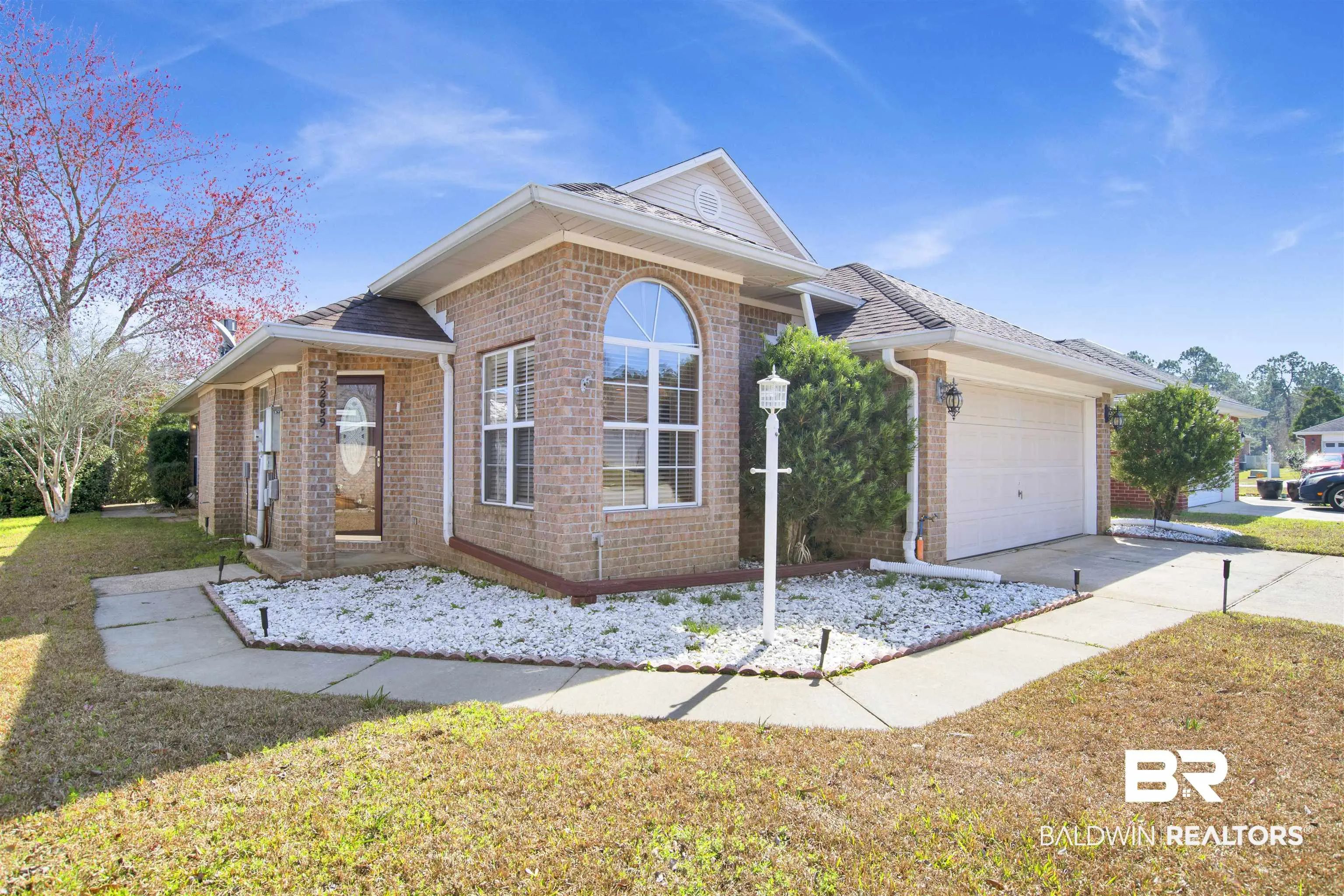 Photo of Listing #392370